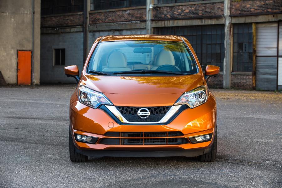  Nissan Versa Note (E12) 2016 года  (фото 5 из 19)